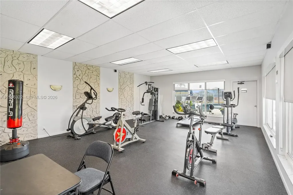 2223 Park Lane Hollywood FL 33021