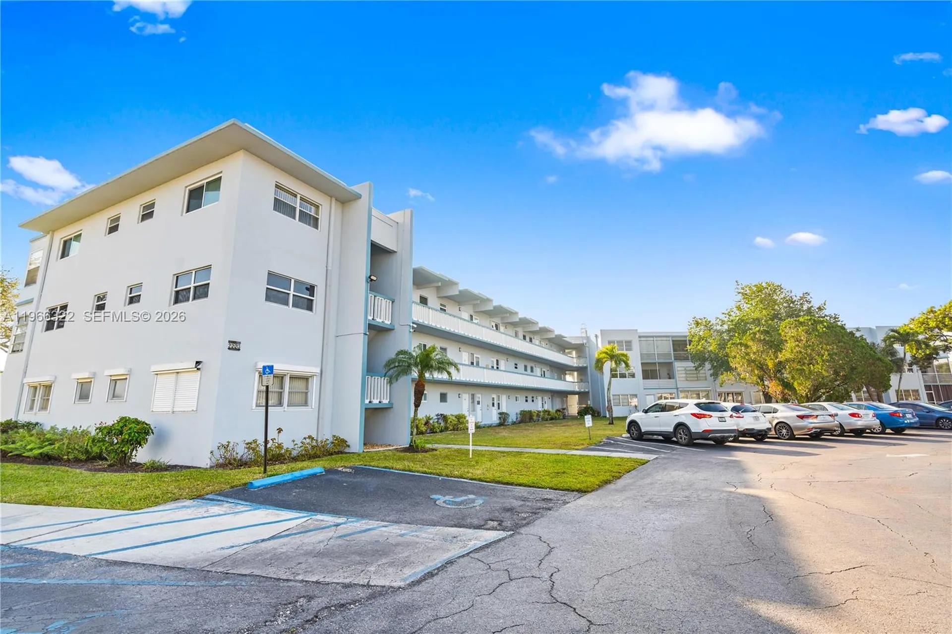 2223 Park Lane Hollywood FL 33021
