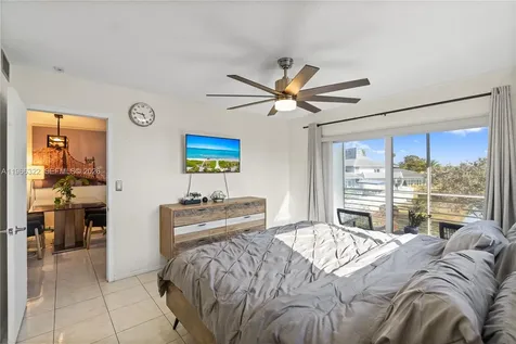 2223 Park Lane Hollywood FL 33021