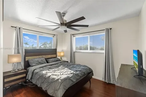 2223 Park Lane Hollywood FL 33021