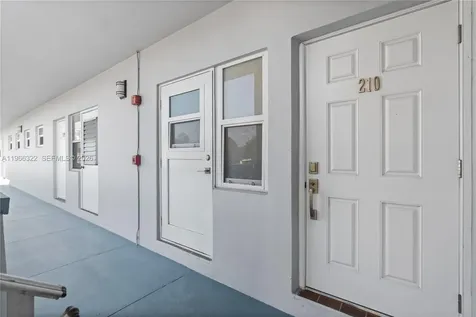 2223 Park Lane Hollywood FL 33021