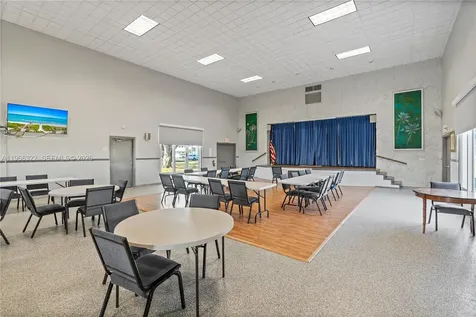 2223 Park Lane Hollywood FL 33021