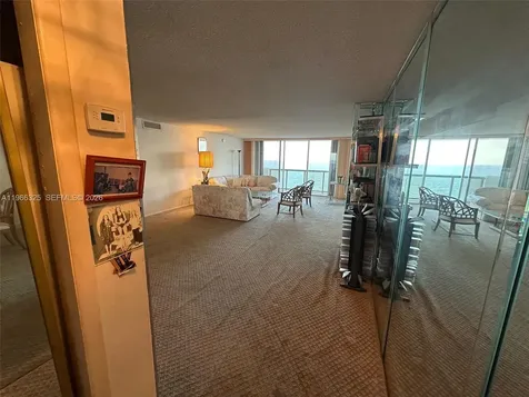 6039 Collins Avenue Miami Beach FL 33140