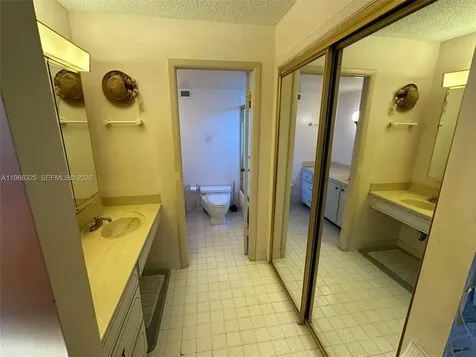 6039 Collins Avenue Miami Beach FL 33140