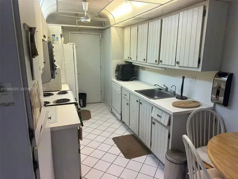 6039 Collins Avenue Miami Beach FL 33140