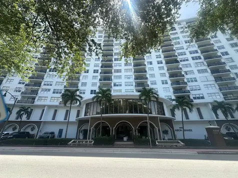 6039 Collins Avenue Miami Beach FL 33140