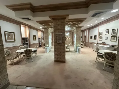 6039 Collins Avenue Miami Beach FL 33140
