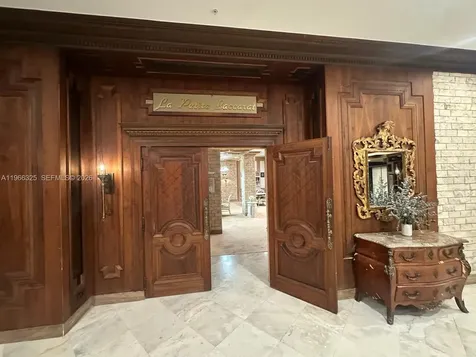 6039 Collins Avenue Miami Beach FL 33140