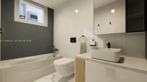 6039 Collins Avenue Miami Beach FL 33140