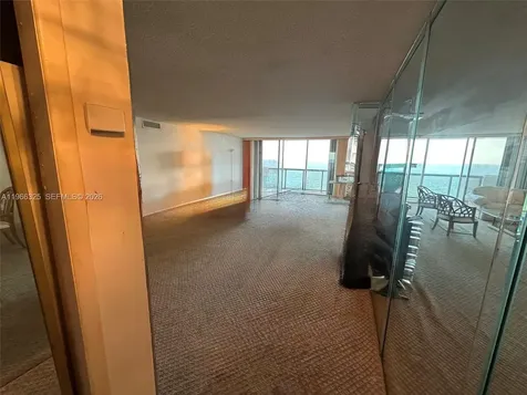 6039 Collins Avenue Miami Beach FL 33140