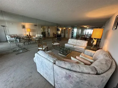 6039 Collins Avenue Miami Beach FL 33140