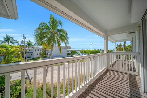 5101 Sunset Village Drive Duck FL 33050