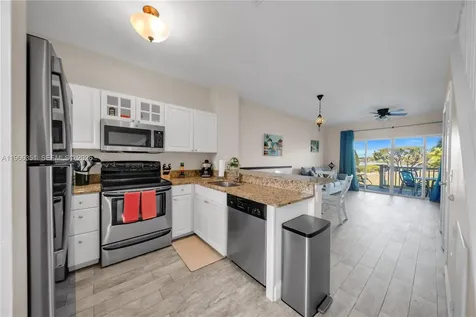5101 Sunset Village Drive Duck FL 33050