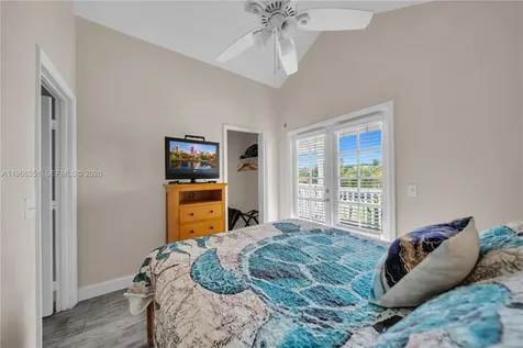 5101 Sunset Village Drive Duck FL 33050