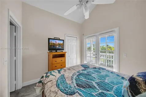 5101 Sunset Village Drive Duck FL 33050