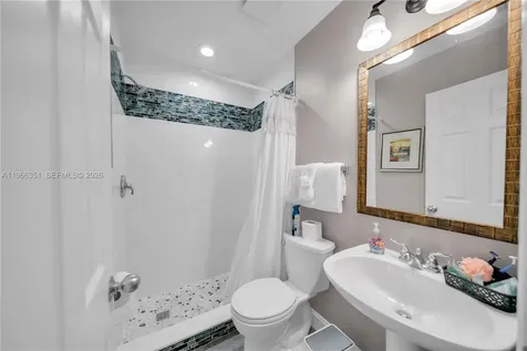 5101 Sunset Village Drive Duck FL 33050