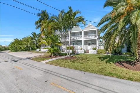 5101 Sunset Village Drive Duck FL 33050