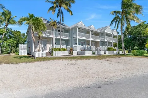 5101 Sunset Village Drive Duck FL 33050