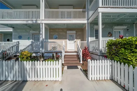 5101 Sunset Village Drive Duck FL 33050
