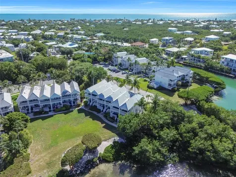 5101 Sunset Village Drive Duck FL 33050
