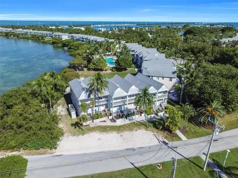 5101 Sunset Village Drive Duck FL 33050