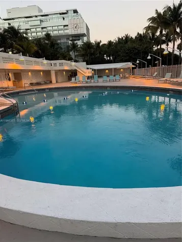 2899 Collins Avenue Miami Beach FL 33140
