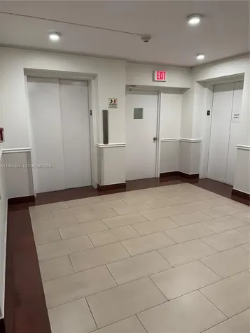 2899 Collins Avenue Miami Beach FL 33140