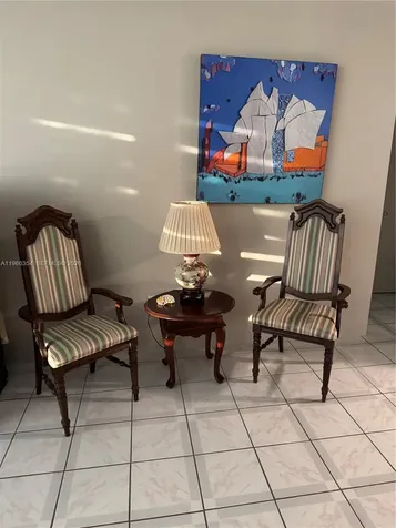 2899 Collins Avenue Miami Beach FL 33140