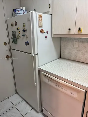 2899 Collins Avenue Miami Beach FL 33140