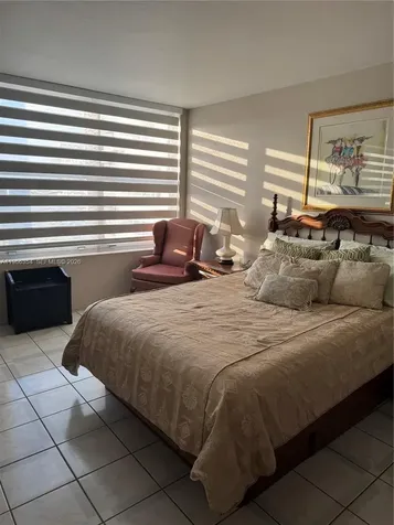 2899 Collins Avenue Miami Beach FL 33140