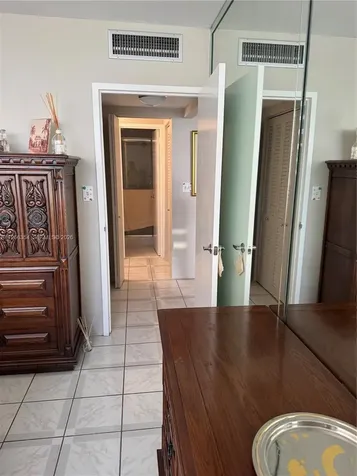 2899 Collins Avenue Miami Beach FL 33140