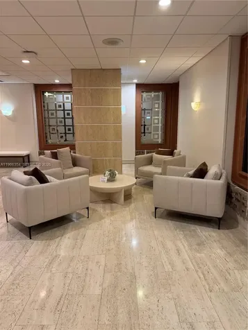 2899 Collins Avenue Miami Beach FL 33140