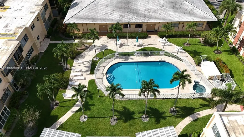 851 NE 14th Avenue Hallandale Beach FL 33009