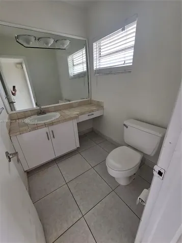 851 NE 14th Avenue Hallandale Beach FL 33009