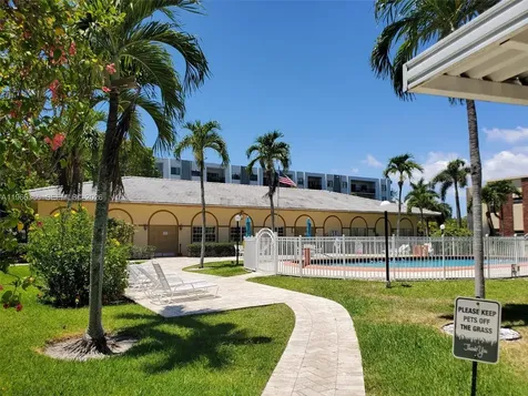 851 NE 14th Avenue Hallandale Beach FL 33009