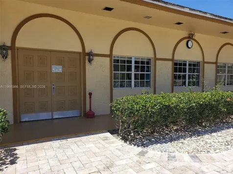 851 NE 14th Avenue Hallandale Beach FL 33009