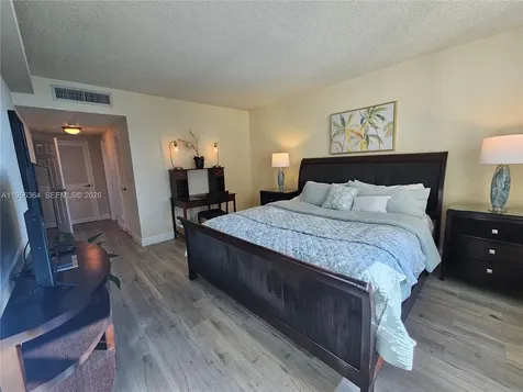 2501 S Ocean Drive Hollywood FL 33019