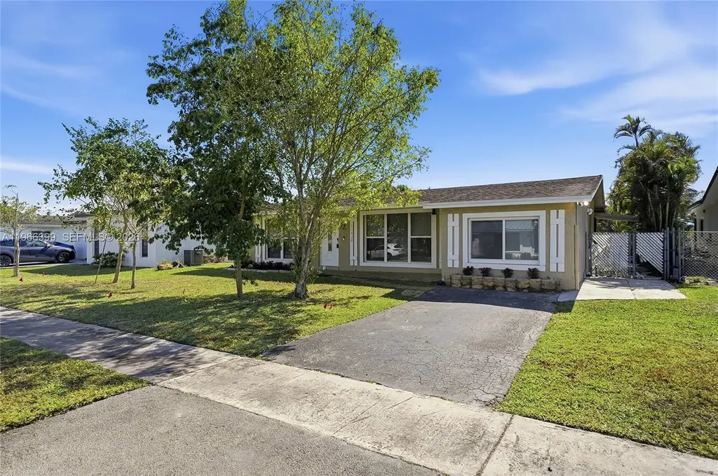 11420 NW 32nd Place Sunrise FL 33323