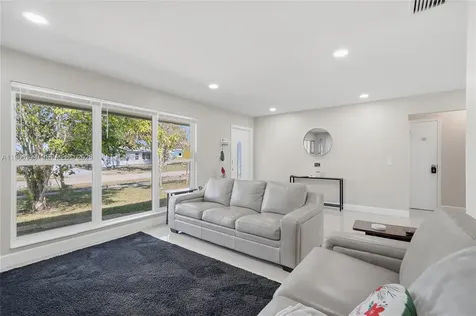 11420 NW 32nd Place Sunrise FL 33323