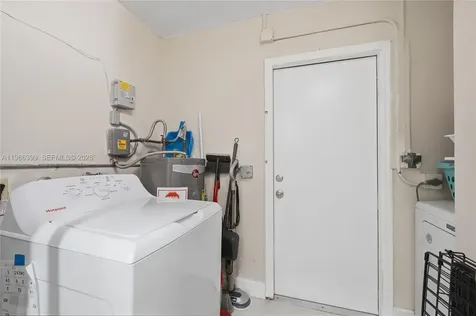 11420 NW 32nd Place Sunrise FL 33323