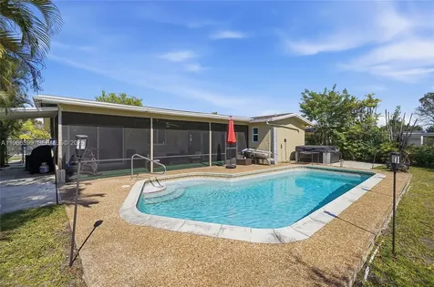 11420 NW 32nd Place Sunrise FL 33323