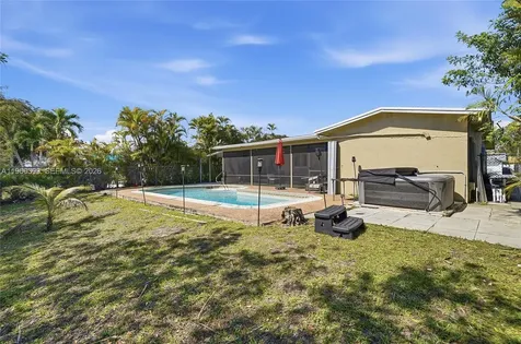 11420 NW 32nd Place Sunrise FL 33323