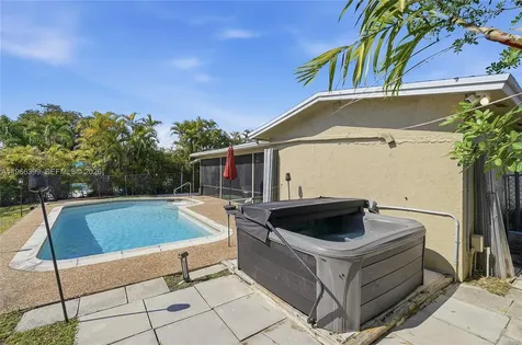 11420 NW 32nd Place Sunrise FL 33323