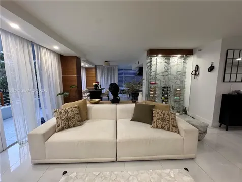 19195 Mystic Pointe Drive Aventura FL 33180