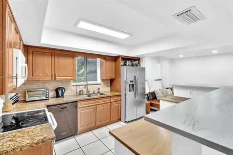 9524 Byron Avenue Surfside FL 33154