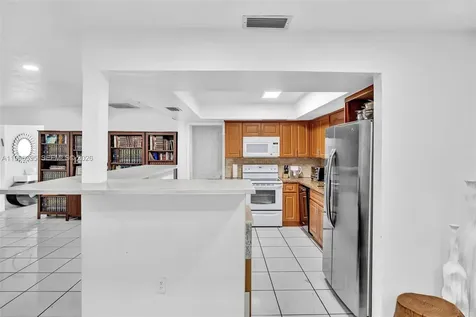 9524 Byron Avenue Surfside FL 33154
