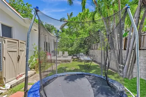 9524 Byron Avenue Surfside FL 33154