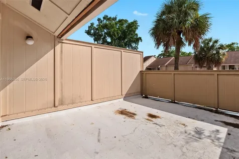 833 NW 82nd Avenue Plantation FL 33324
