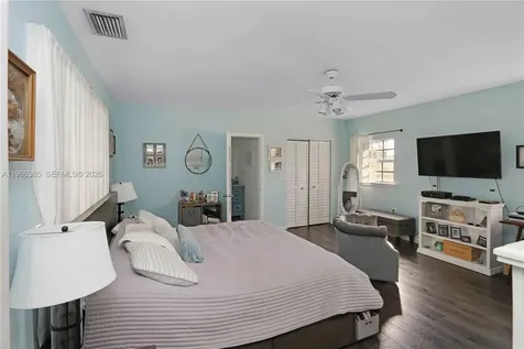 1221 SW 74th Court Miami FL 33144
