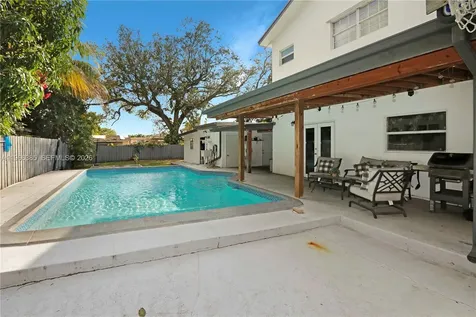 1221 SW 74th Court Miami FL 33144